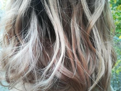 La coloration semipermanente estelle nocive pour les cheveux